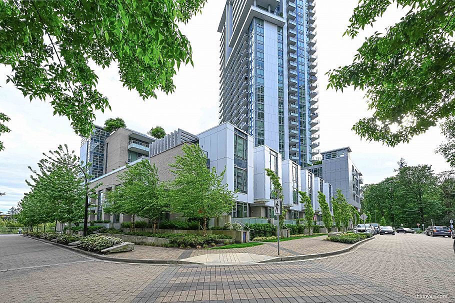 606 1500 Fern Street North Vancouver, BC - 2