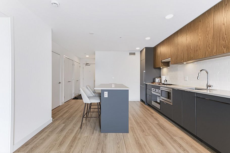 406 2419 Grant Street Vancouver, BC - 9
