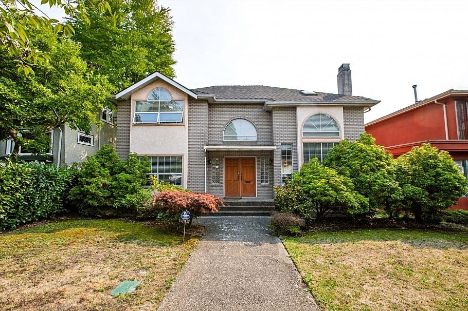 1728 W 60th Avenue Vancouver, BC - 1