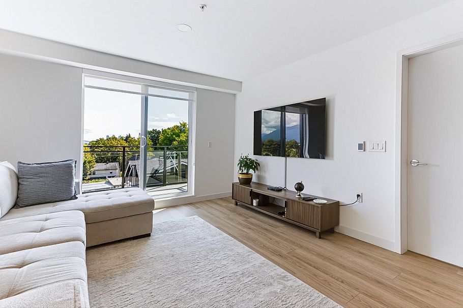 406 2419 Grant Street Vancouver, BC - 6