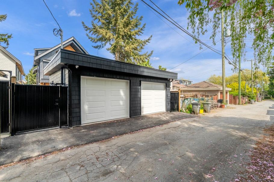 2 950 W 17th Avenue Vancouver, BC - 39