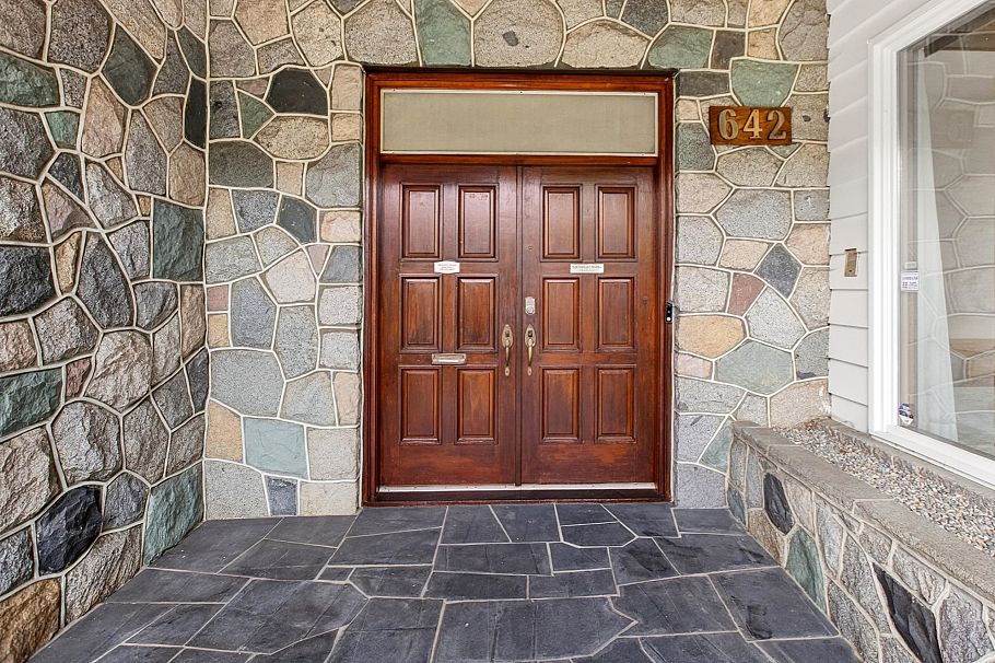 642 W 53rd Avenue Vancouver, BC - 3