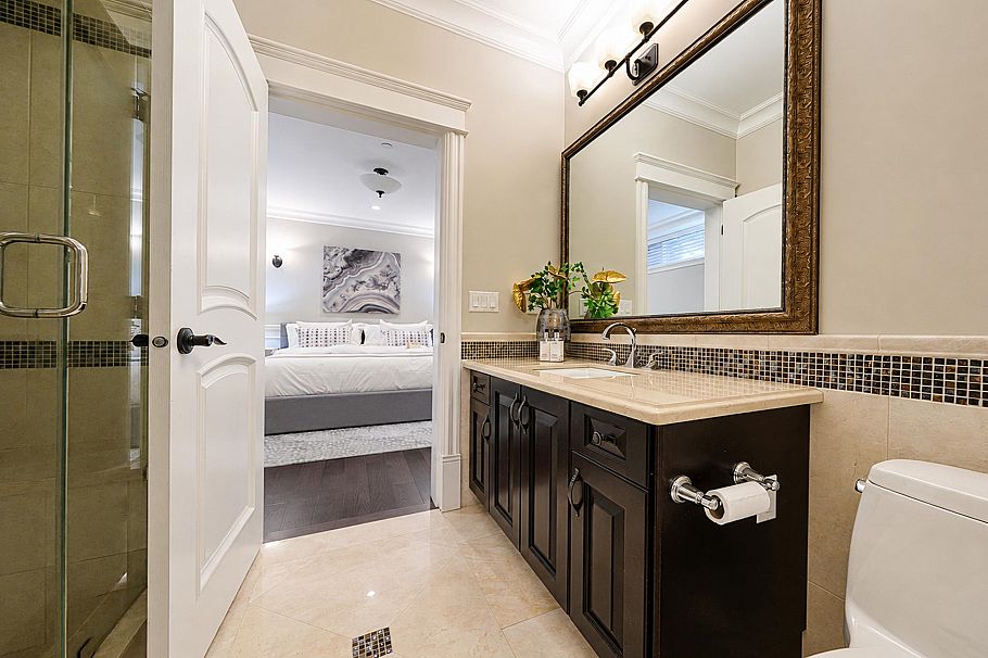 1657 W 58th Avenue Vancouver, BC - 32