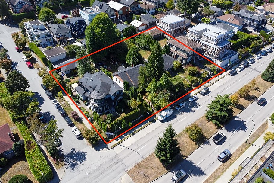 4111 Ash Street Vancouver, BC - 1