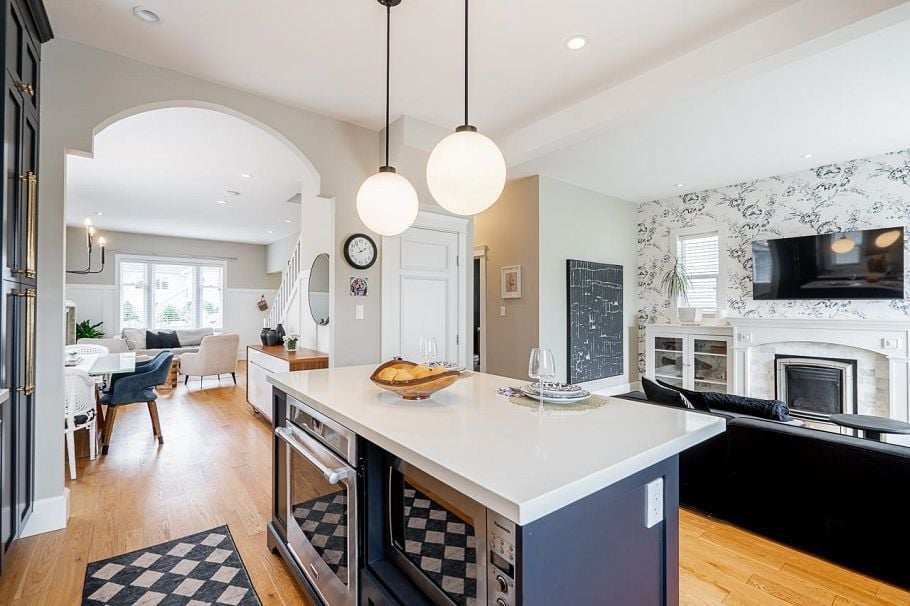 457 E 11th Street North Vancouver, BC - 4