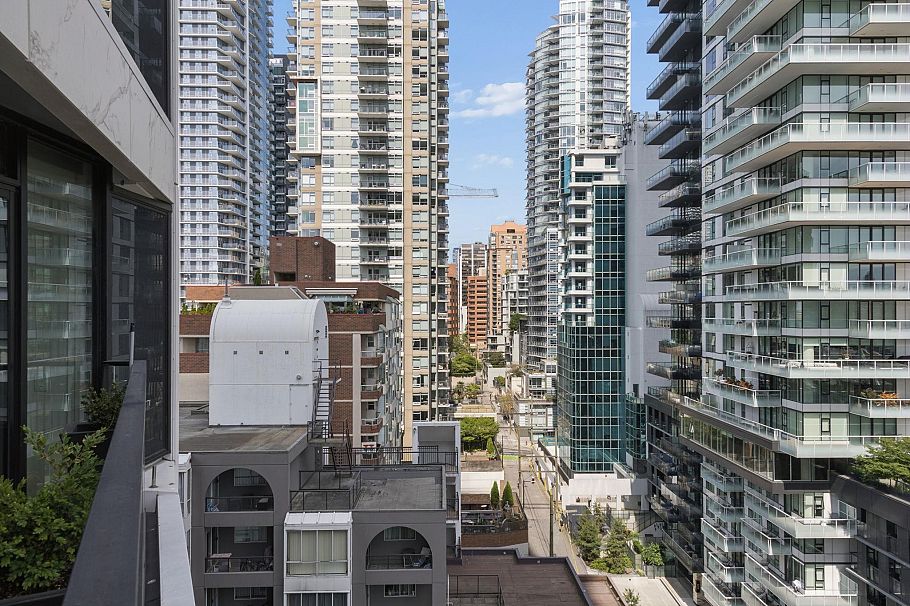 1207 889 Pacific Street Vancouver, BC - 32