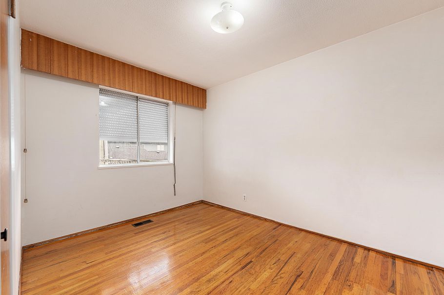 4561 Manor Street Vancouver, BC - 11