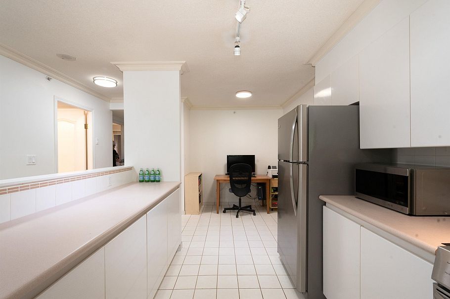 203 1488 Hornby Street Vancouver, BC - 17