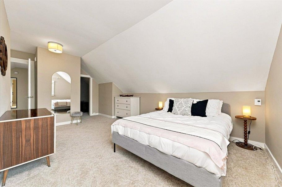 457 E 11th Street North Vancouver, BC - 16