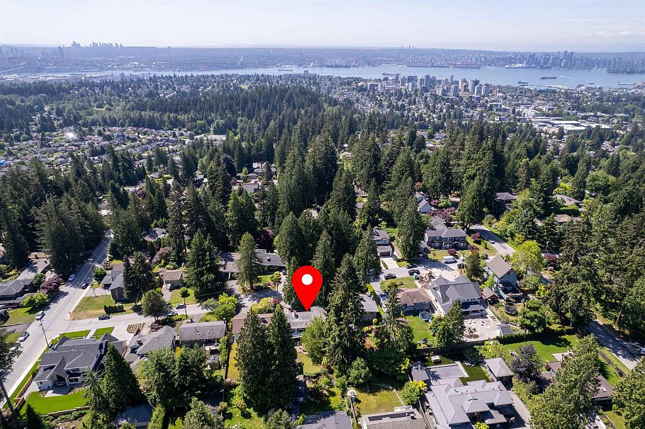 646 E Windsor Road North Vancouver, BC - 14