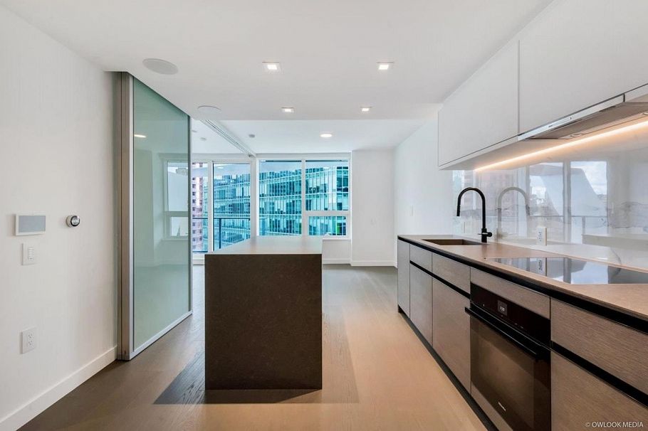 1504 620 Cardero Street Vancouver, BC - 4