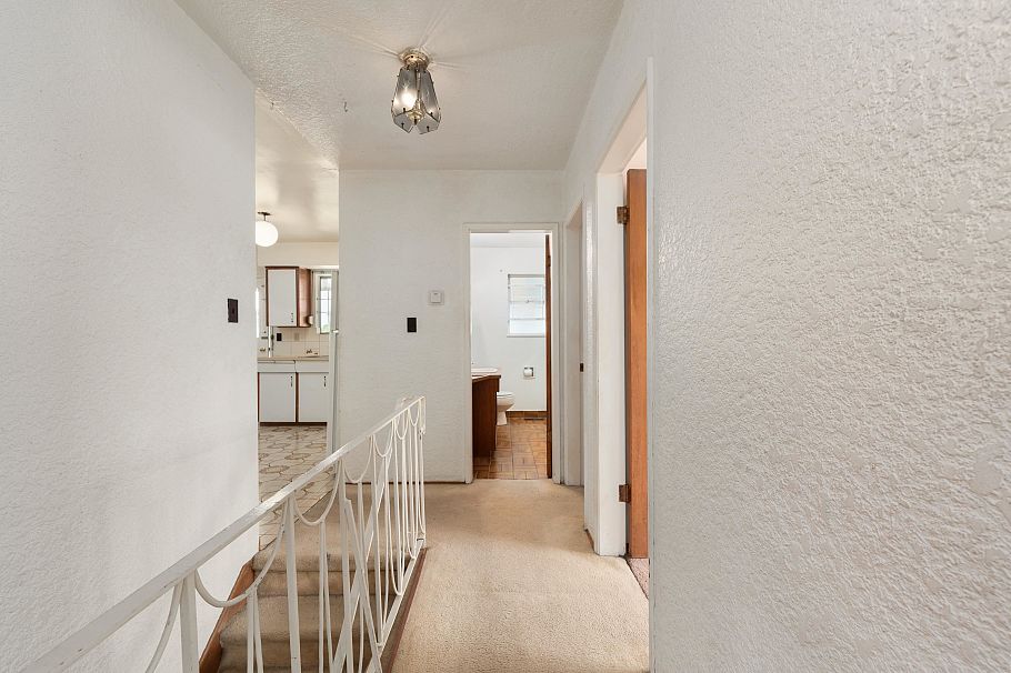 4561 Manor Street Vancouver, BC - 17