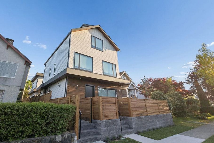 2754 Graveley Street Vancouver, BC - 35