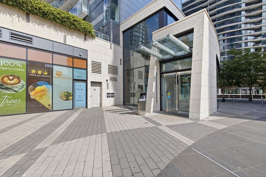 2007 89 Nelson Street Vancouver, BC - 3