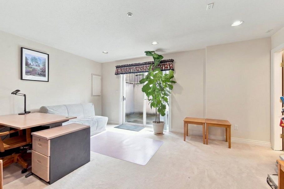3262 W 12th Avenue Vancouver, BC - 30