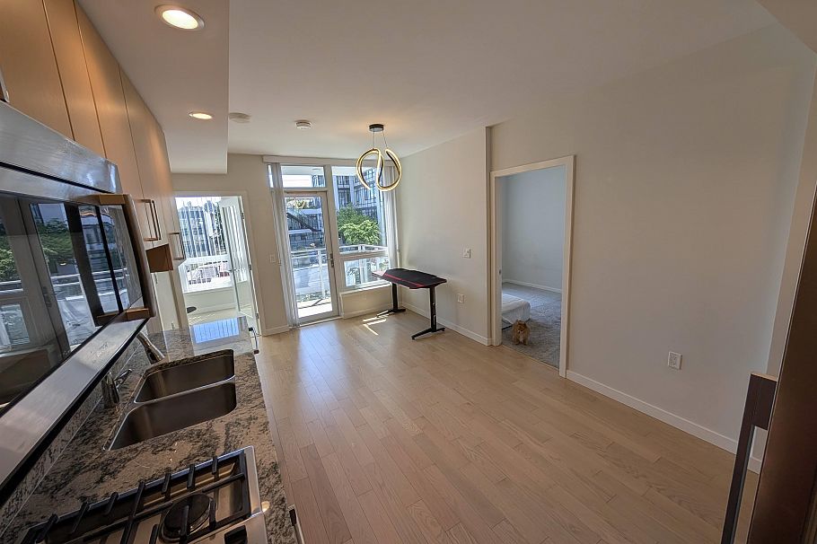 411 1708 Ontario Street Vancouver, BC - 3
