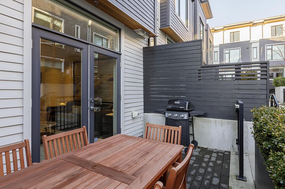 7476 Granville Street Vancouver, BC - 28