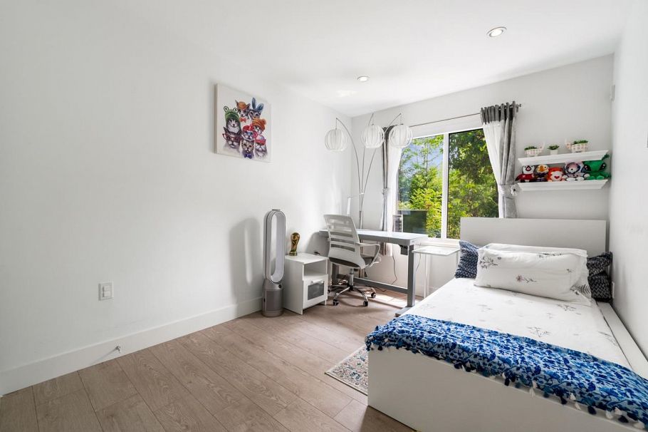 4728 Duchess Street Vancouver, BC - 31