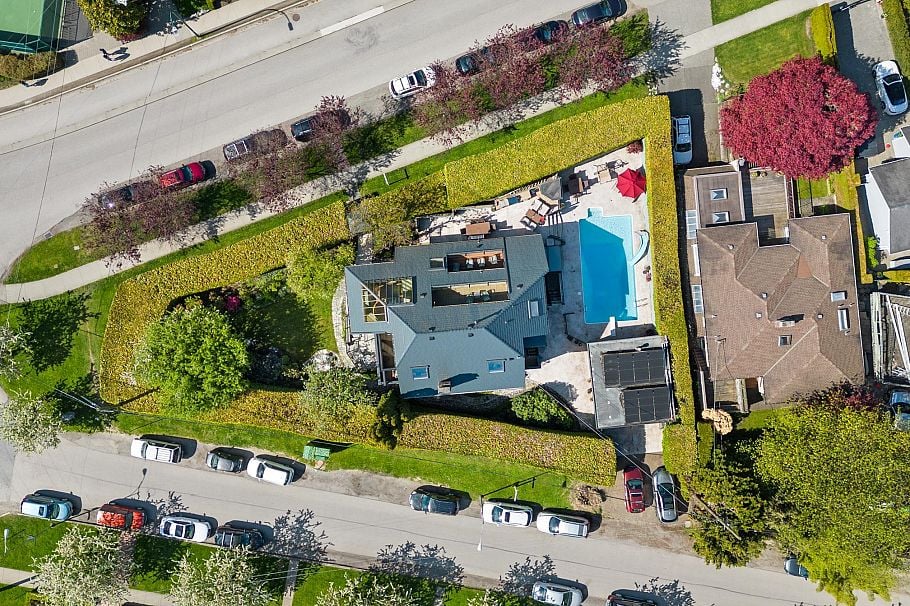 3850 Point Grey Road Vancouver, BC - 3