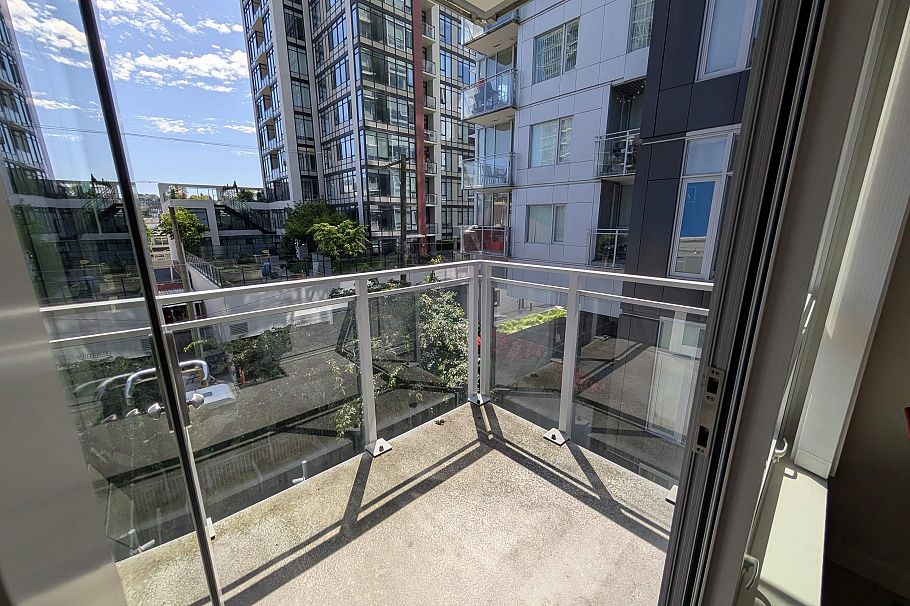 411 1708 Ontario Street Vancouver, BC - 24