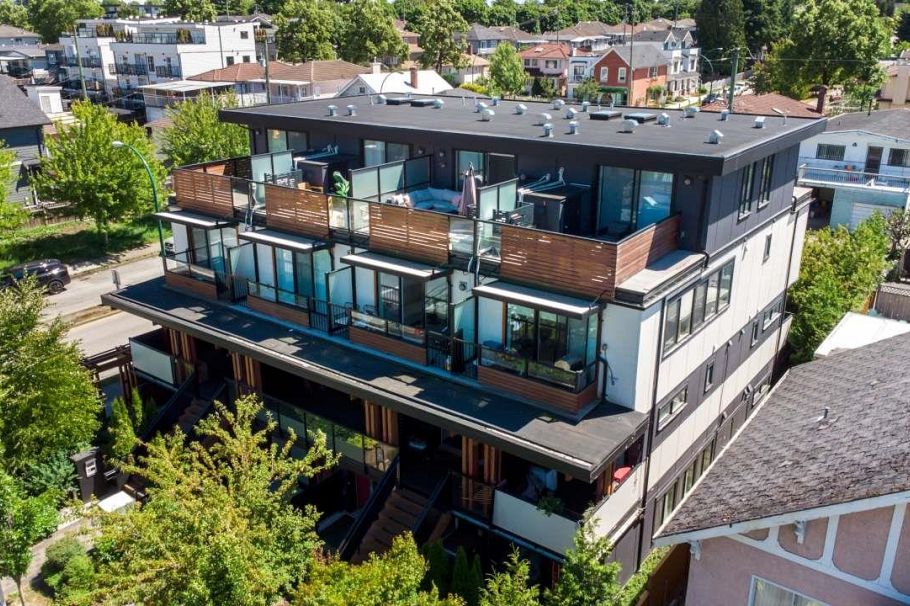 2288 E 33rd Avenue Vancouver, BC - 32