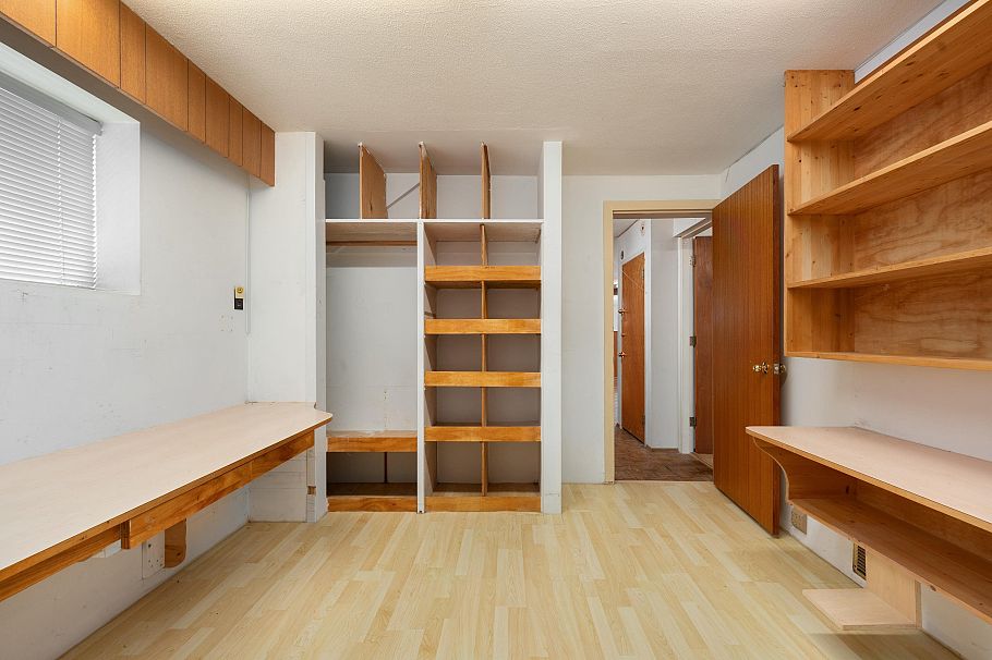 4561 Manor Street Vancouver, BC - 21
