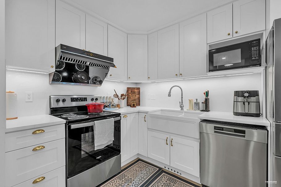 3460 Amberly Place Vancouver, BC - 13