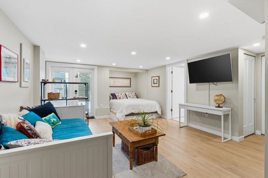 272 E Osborne Road North Vancouver, BC - 18