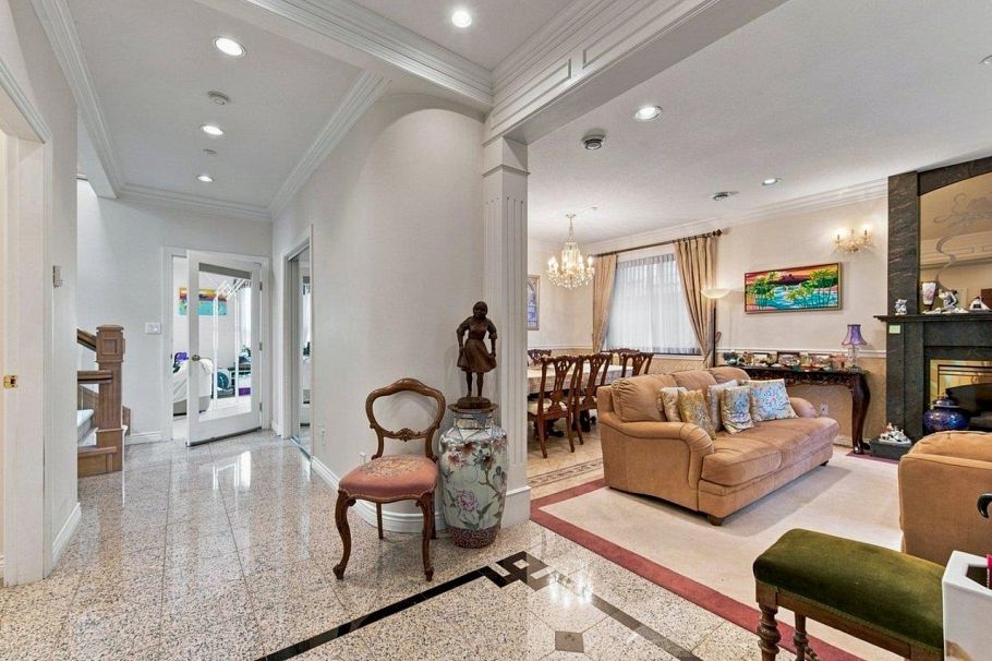 3262 W 12th Avenue Vancouver, BC - 5