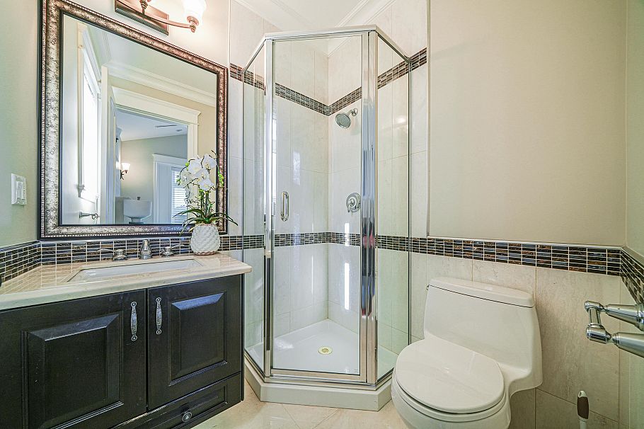 1657 W 58th Avenue Vancouver, BC - 19
