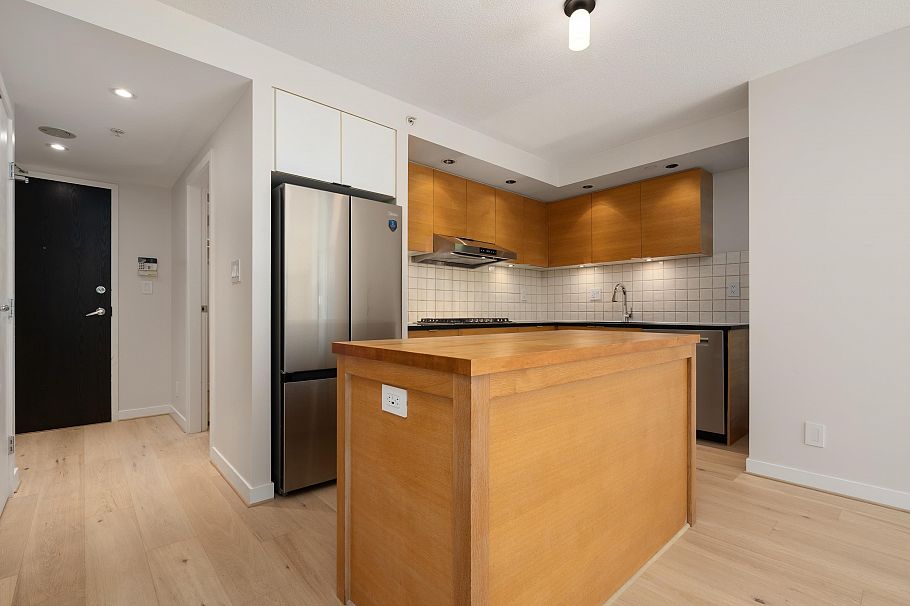 401 1055 Homer Street Vancouver, BC - 9