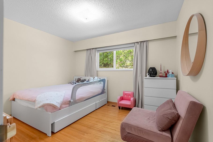 646 E Windsor Road North Vancouver, BC - 8