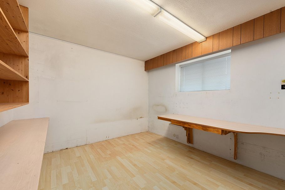 4561 Manor Street Vancouver, BC - 20