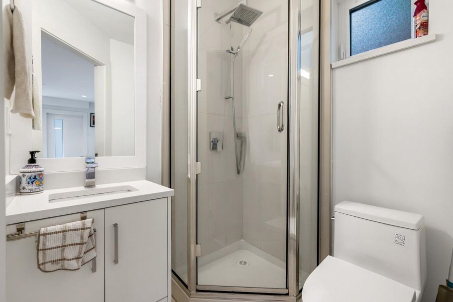 4728 Duchess Street Vancouver, BC - 28
