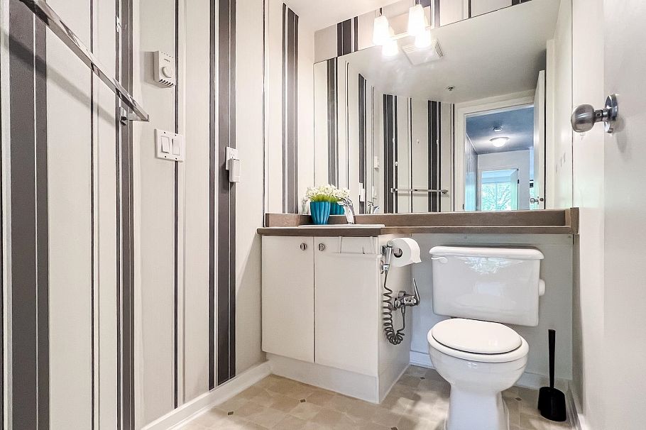 306 1111 Lynn Valley Road North Vancouver, BC - 21