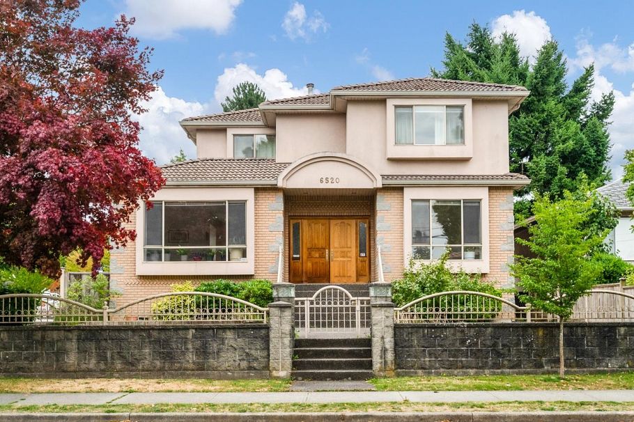 6520 Doman Street Vancouver, BC - 1