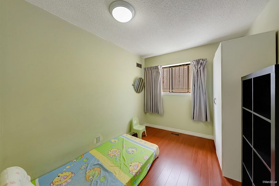2537 E 27th Avenue Vancouver, BC - 20