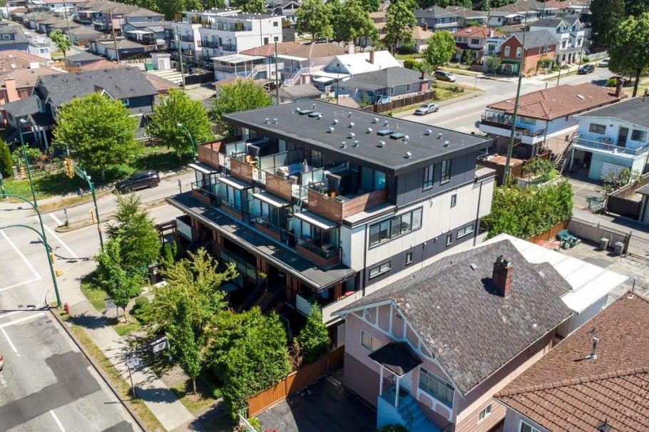 2288 E 33rd Avenue Vancouver, BC - 31