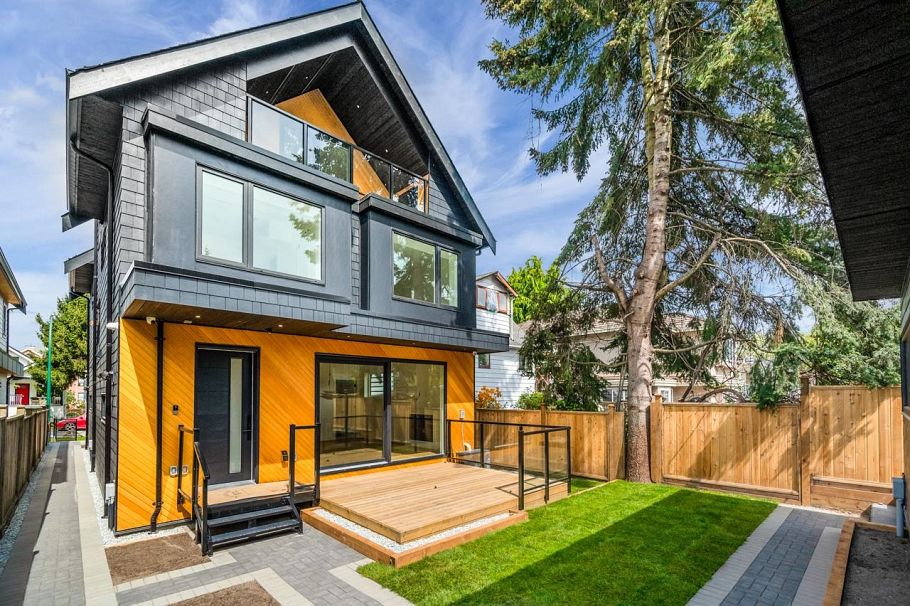 2 950 W 17th Avenue Vancouver, BC - 35