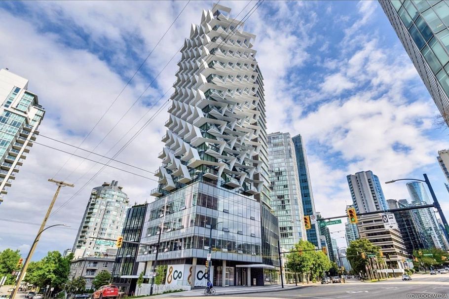 1906 620 CARDERO STREET, Vancouver BC V6G 0C7 Vancouver, BC - 1