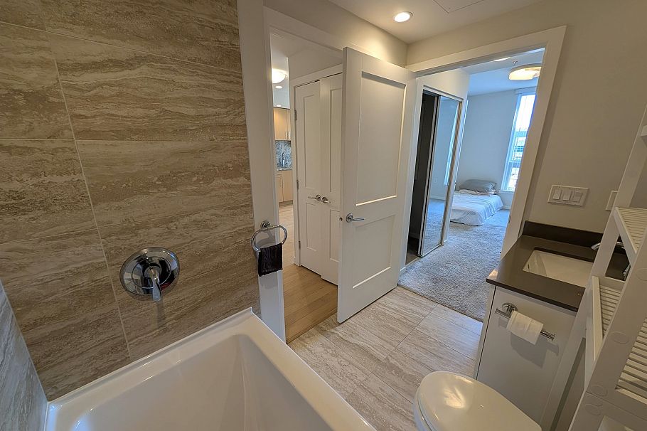 411 1708 Ontario Street Vancouver, BC - 17