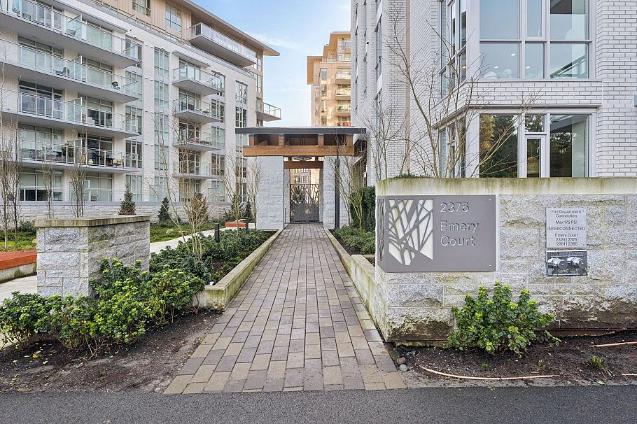 208 2375 Emery Court North Vancouver, BC - 19