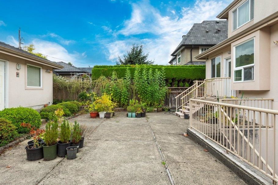 3262 W 12th Avenue Vancouver, BC - 38