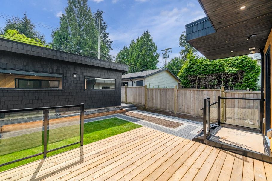 2 950 W 17th Avenue Vancouver, BC - 37