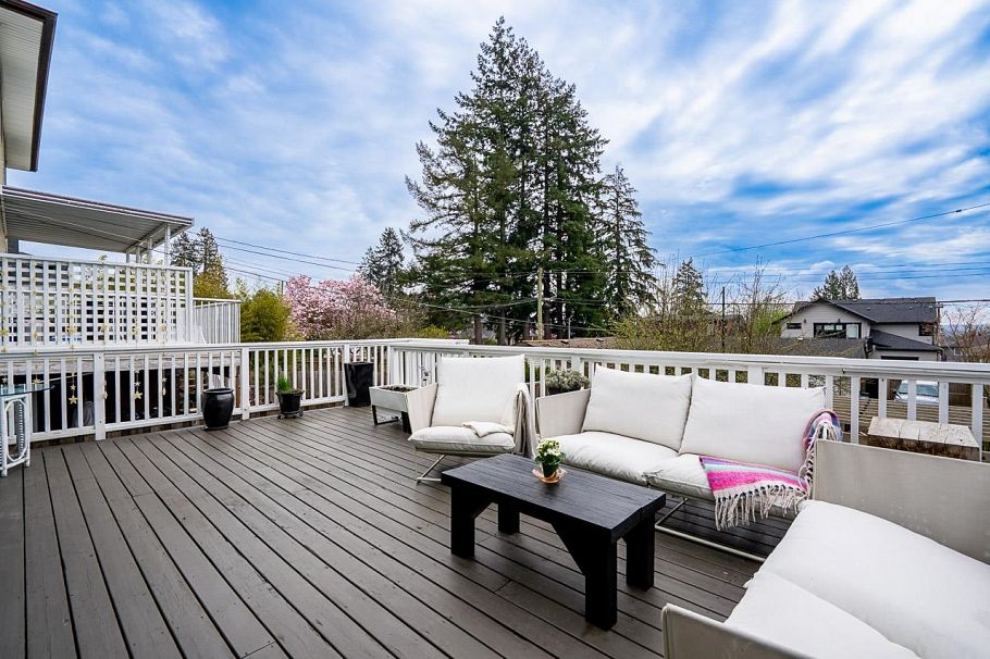 457 E 11th Street North Vancouver, BC - 34