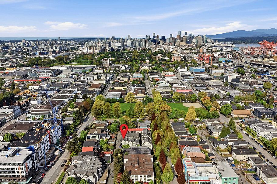 6 1642 E Georgia Street Vancouver, BC - 39