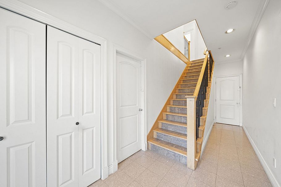 2772 Triumph Street Vancouver, BC - 3