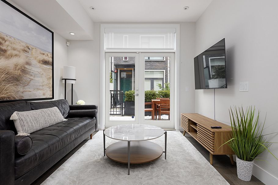 7476 Granville Street Vancouver, BC - 8