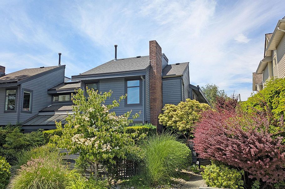 1339 Chestnut Street Vancouver, BC - 1
