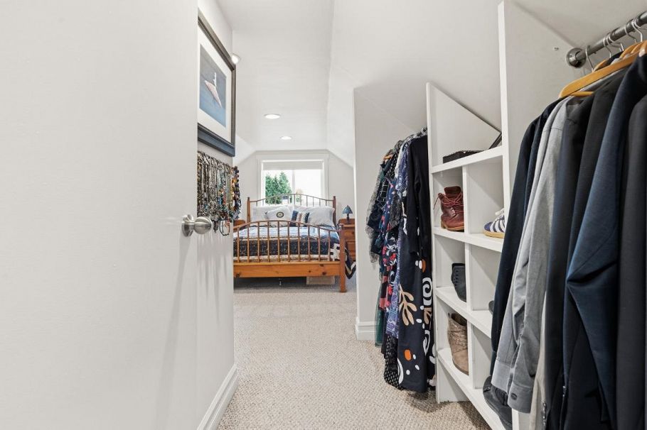 272 E Osborne Road North Vancouver, BC - 23